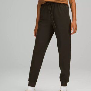 Lululemon Stretch High-Rise Jogger *Full Length olive size 6